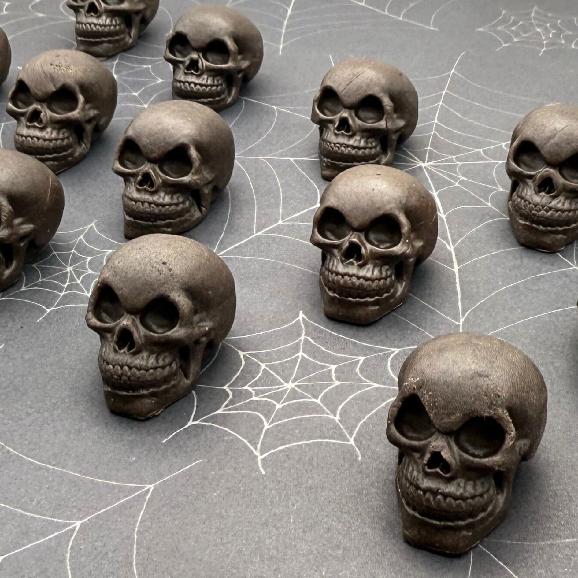 Dye-Free Black Skulls (6)