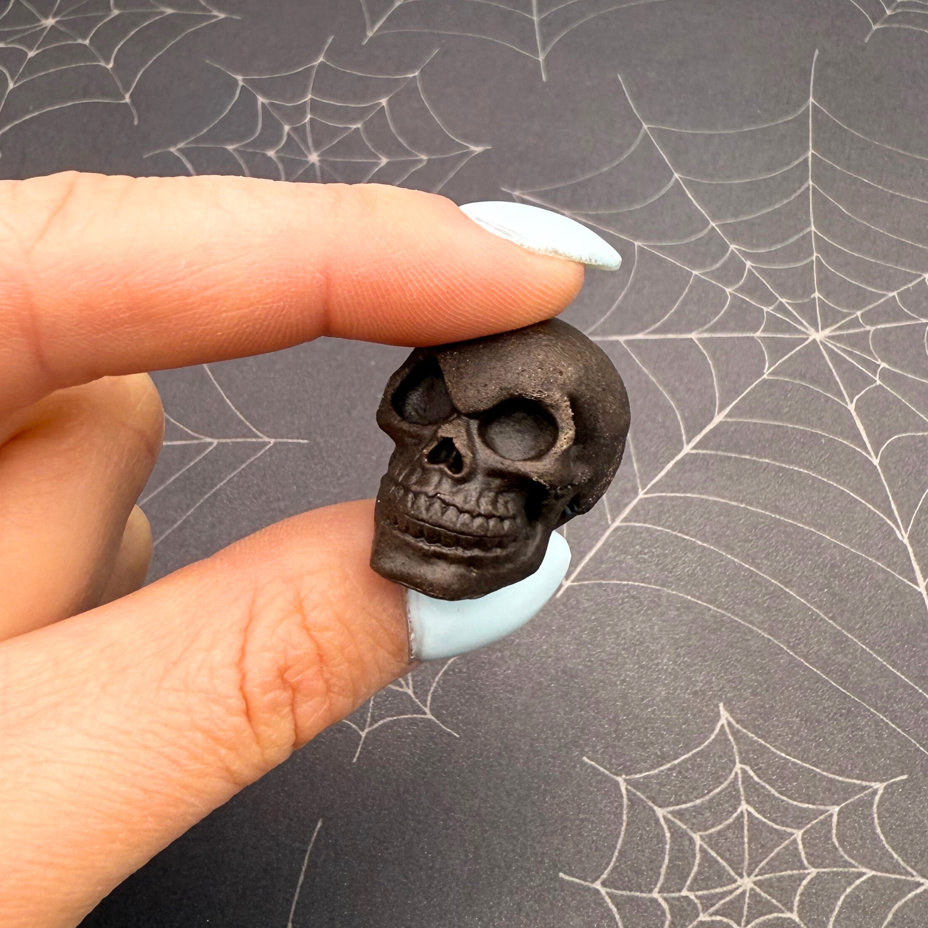 Dye-Free Black Skulls (6)