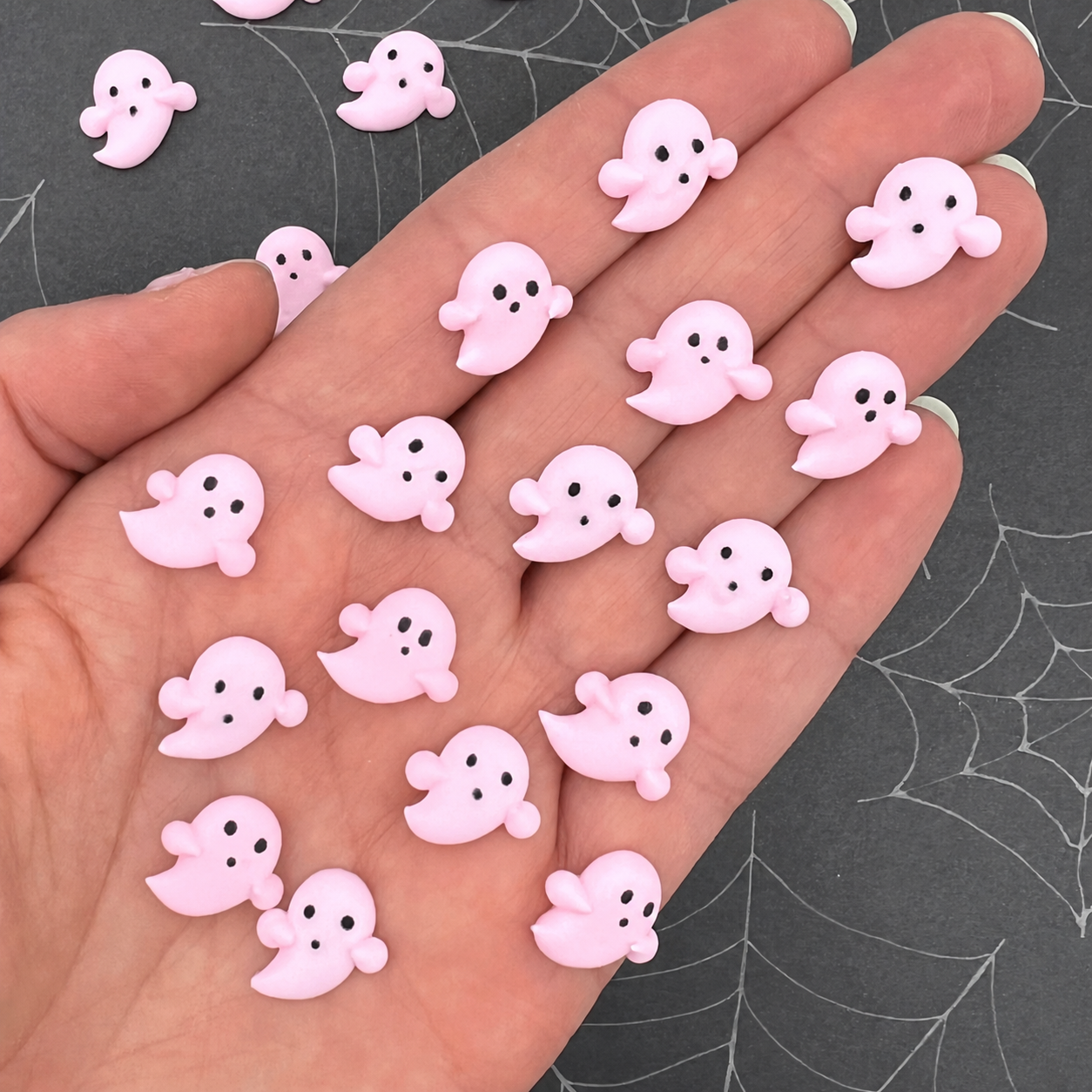 16 Mini Pink Icing Ghosts