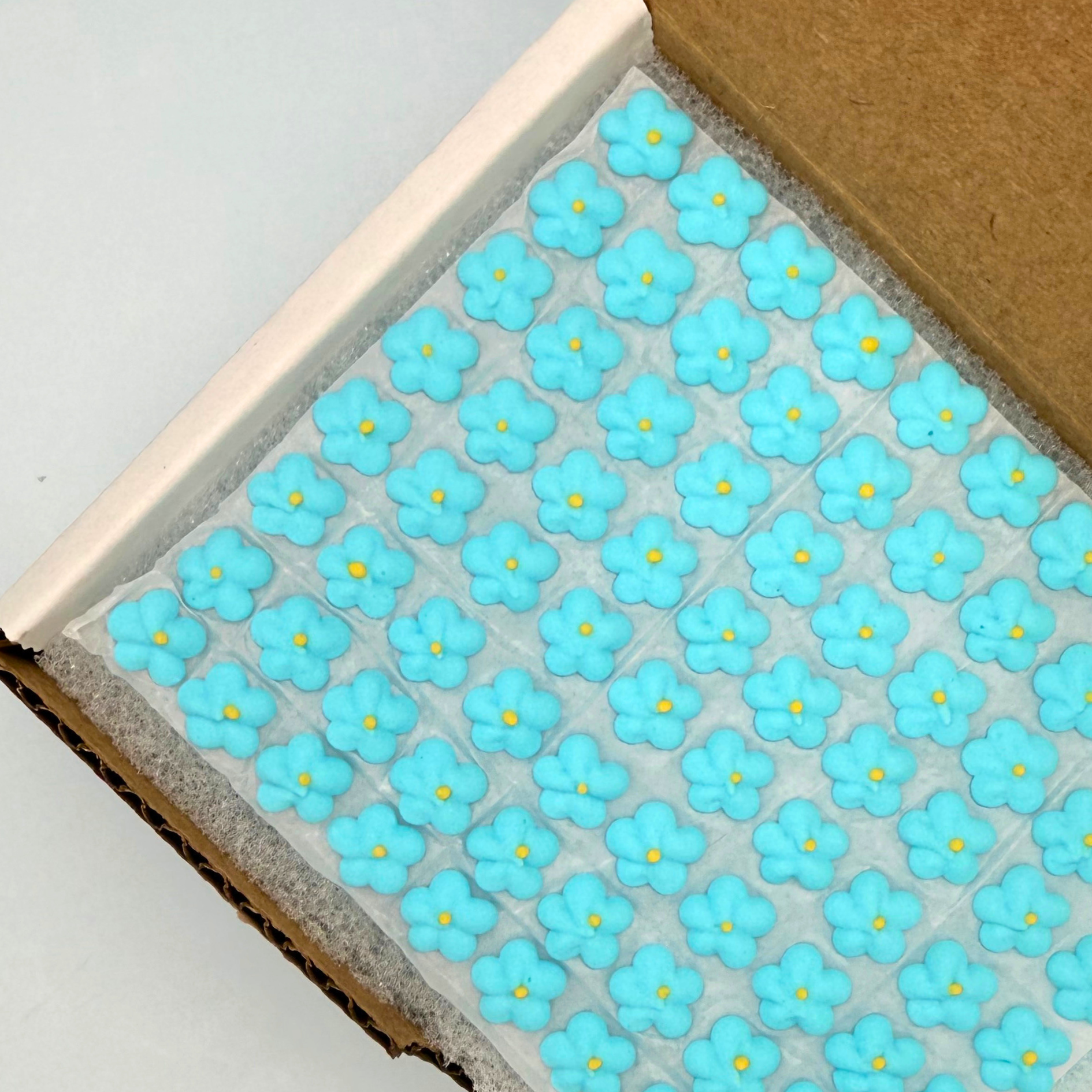 200 Bulk (1/4") Blue Icing Blossoms
