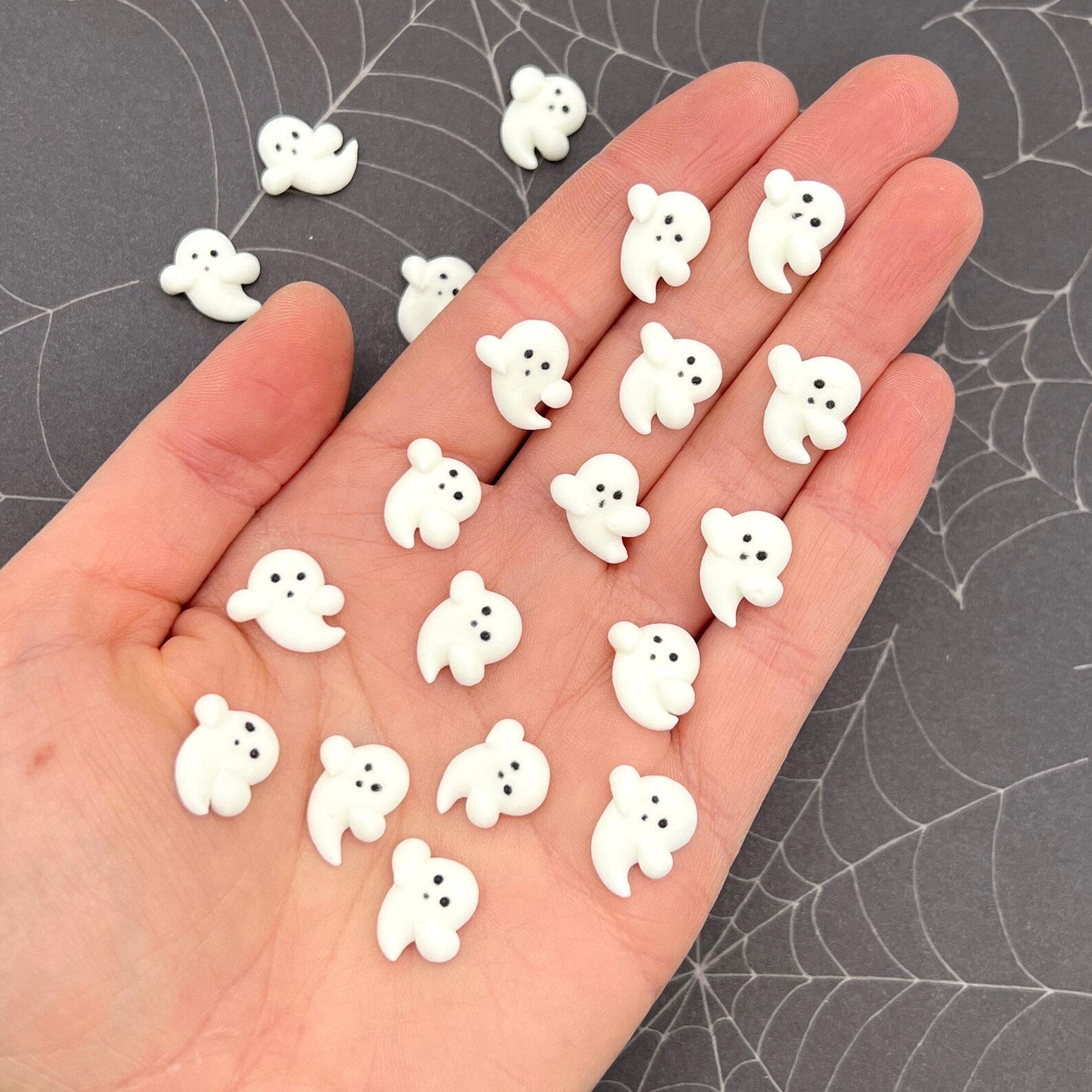Mini White Icing Ghosts (18)